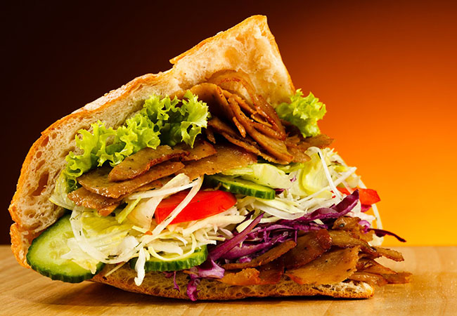Bánh mì doner kebab là bữa ăn sáng gọn nhẹ Bánh mì doner kebab là bữa ăn sáng gọn nhẹ