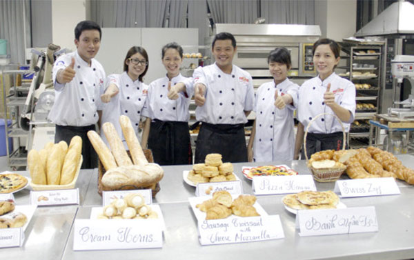 Học làm bánh mì tại trung tâm dạy nghề bánh Nhất Hương