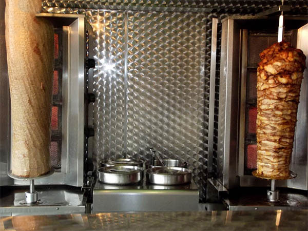 Sử dụng lò nướng thịt Doner kebab 4 buồng đốt đúng cách để tăng tuổi thọ cho lò Sử dụng lò nướng thịt Doner kebab 4 buồng đốt đúng cách để tăng tuổi thọ cho lò
