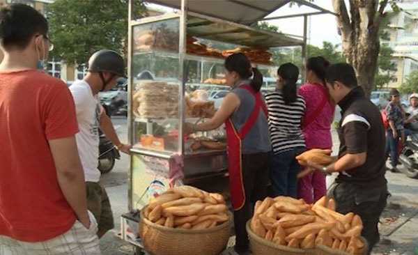 Quán bánh mì phố Huế tại Hà Nội 