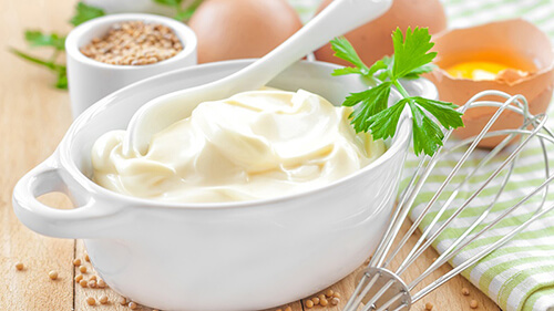 Sốt mayonnaise ăn kèm với bánh mì thì tuyệt vời Sốt mayonnaise ăn kèm với bánh mì thì tuyệt vời