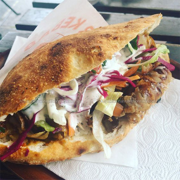 Bánh mì Doner Kebab thịt nướng thơm ngon