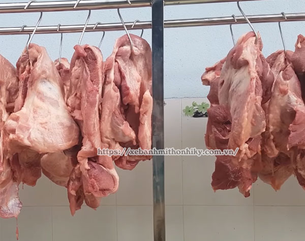 Lựa chọn thịt heo làm bánh mì Doner Kebab