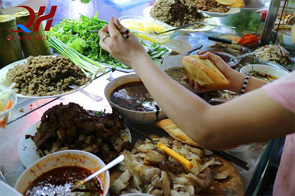 Sử dụng xe bán bánh mì cho bạn một không gian chế biến sạch sẽ, rộng rãi và vô cùng năng suất Sử dụng xe bánh mì thổ nhĩ kỳ