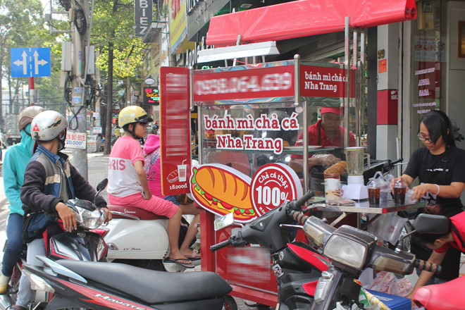 Địa điểm kinh doanh không đẹp, chi phí đắt đỏ