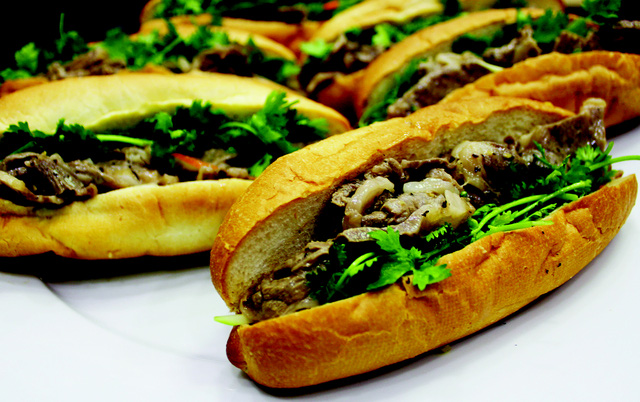 bánh mì sốt mè