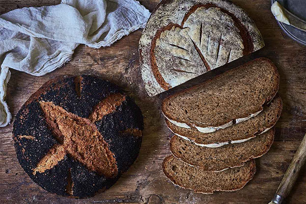 Bánh mì đen có tác dụng gì? Có tốt cho sức khỏe hay không?