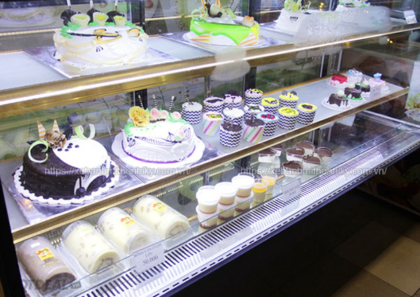 Tủ trưng bày bánh ngọt 3 tầng