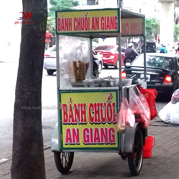 Xe đẩy bán bánh chuối chiên, khoai lang chiên Quang Huy