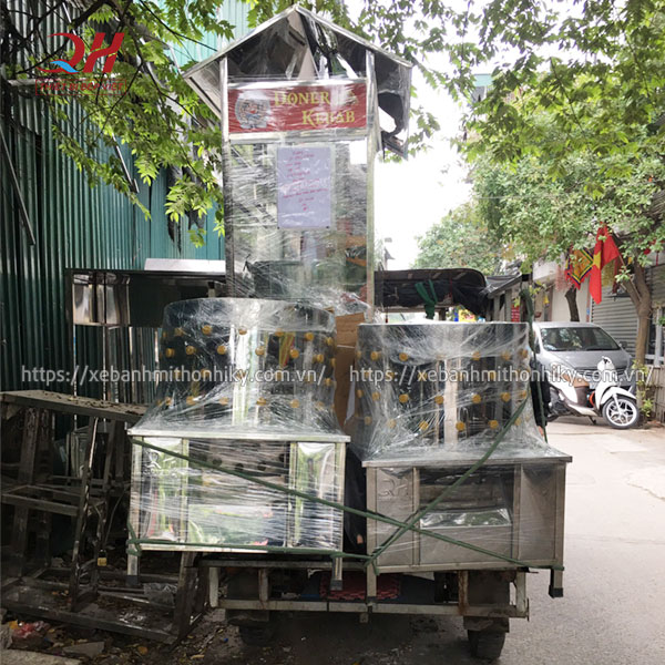 Quang Huy giao xe đẩy bán hàng, máy vặt lông gà vịt cho khách