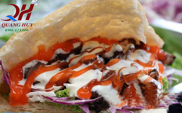 Những ổ bánh mì luôn đạt đến độ thơm ngon nóng hổi