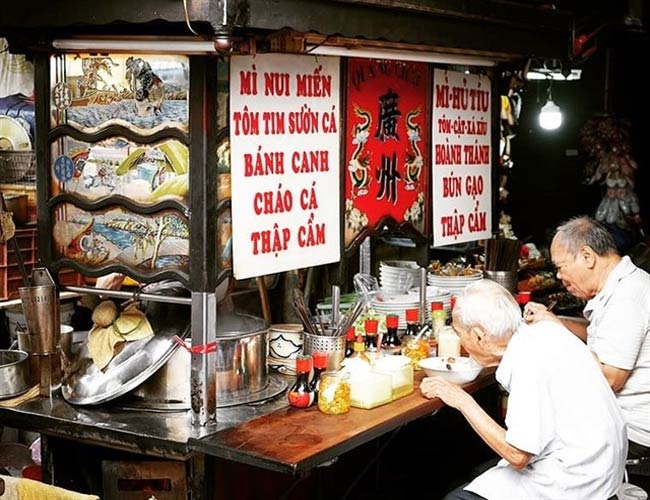 Mặt bàn lớn