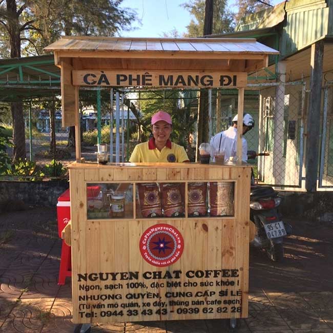 Xe bán cafe gỗ truyền thống