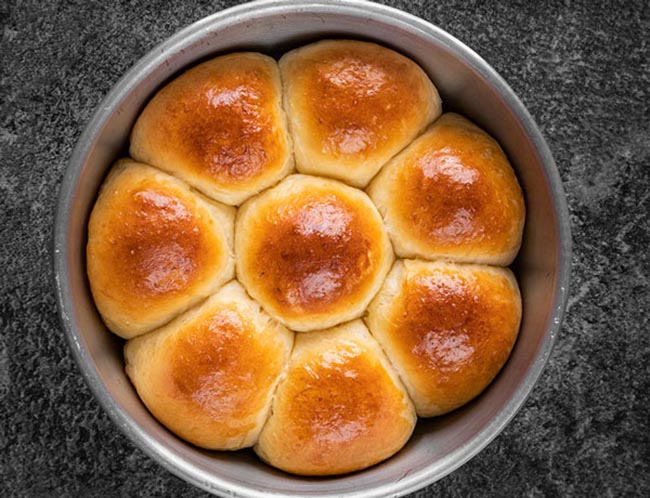 Cách làm nóng giòn bánh với nồi cơm điện 