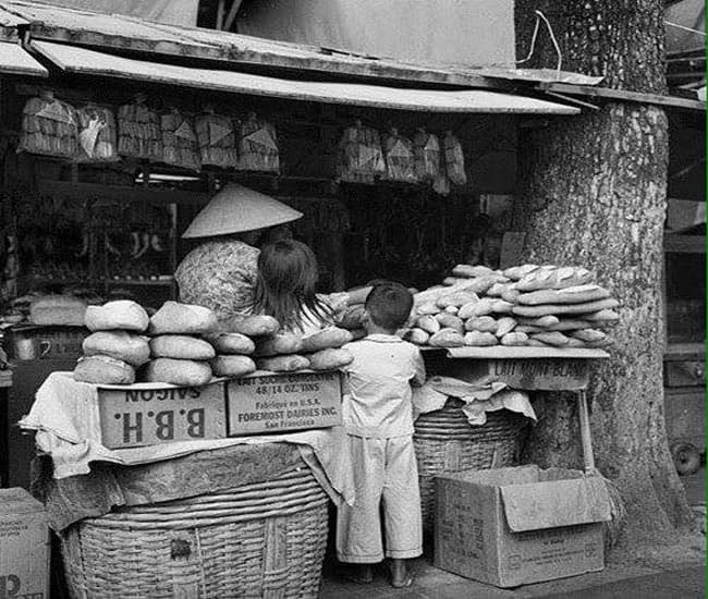 Hình ảnh tiệm bánh mì Nguyễn Ngọ thời xưa