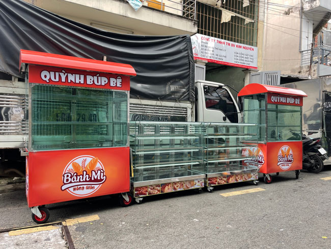 Xe b&aacute;nh m&igrave; Inox Kim Nguy&ecirc;n